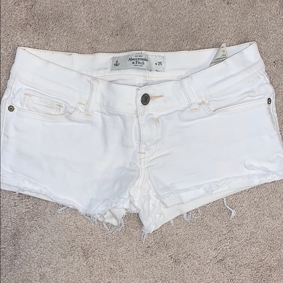 Abercrombie& Fitch white mid rise jean shorts - Picture 1 of 2